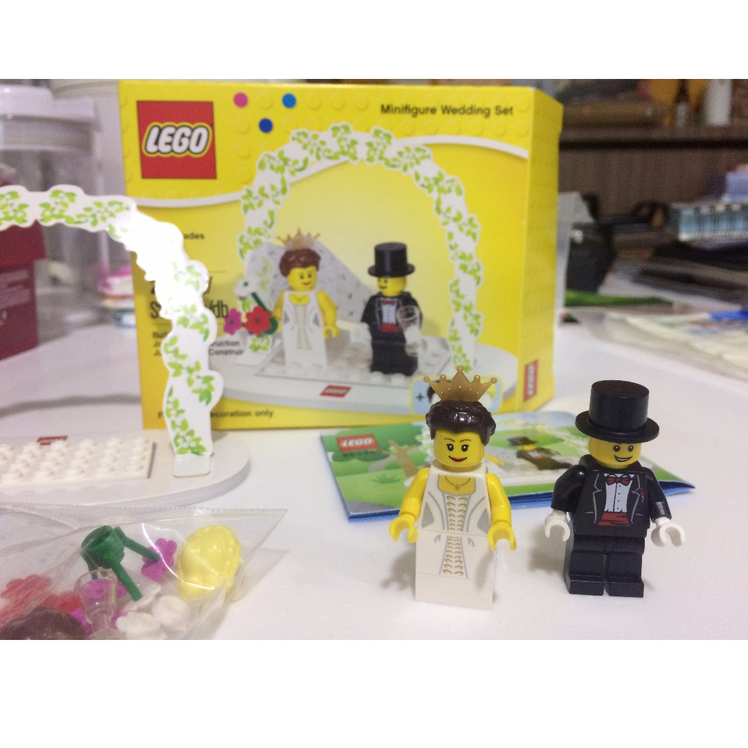 Lego Minifigure Wedding Set (853340), Hobbies & Toys, Toys & Games on