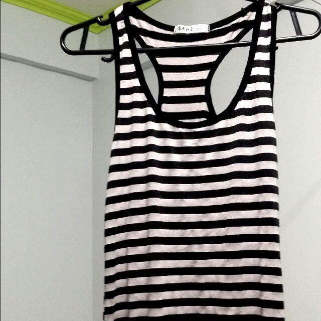 Sando Black N White Stripes Women S Fashion Clothes On Carousell