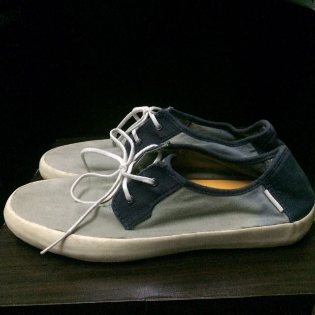 vans surf siders