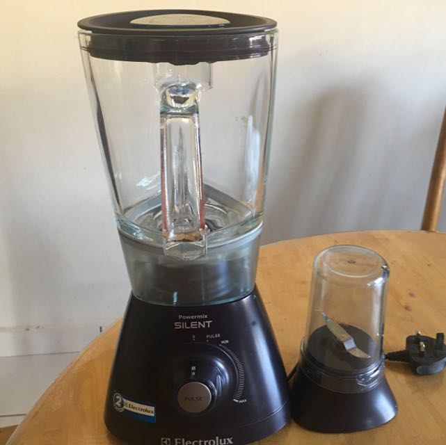 Electrolux Glass Powermix Blender, TV & Home Appliances, Kitchen Appliances, Juicers, Blenders Grinders on Carousell