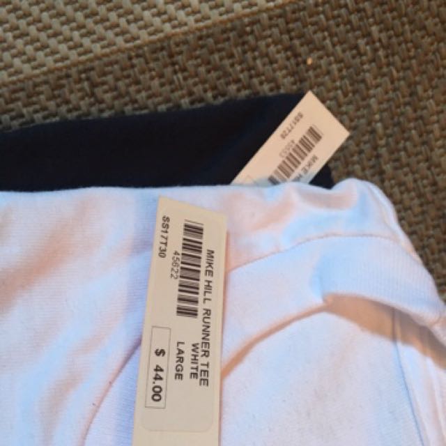 mike hill runner tee