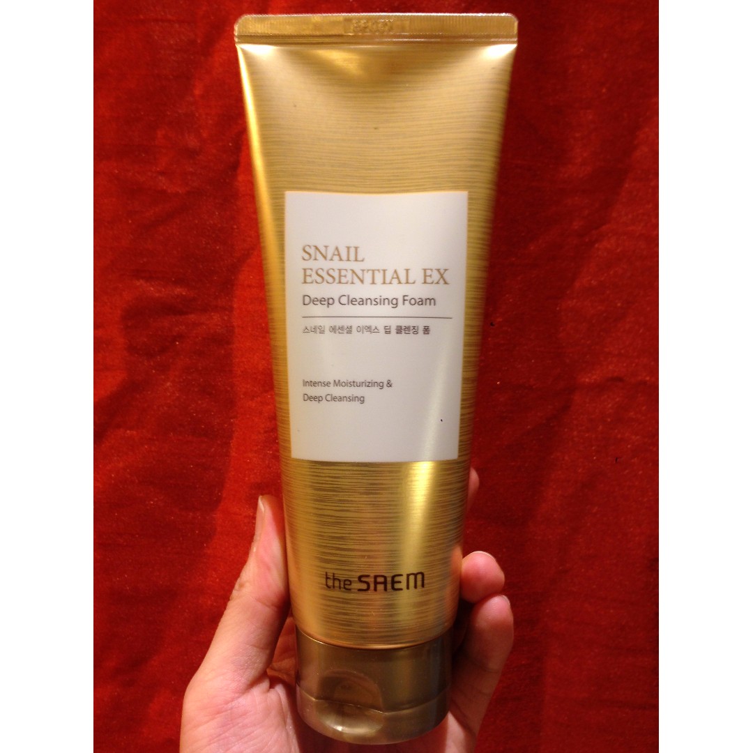 snail essential deep cleansing foam