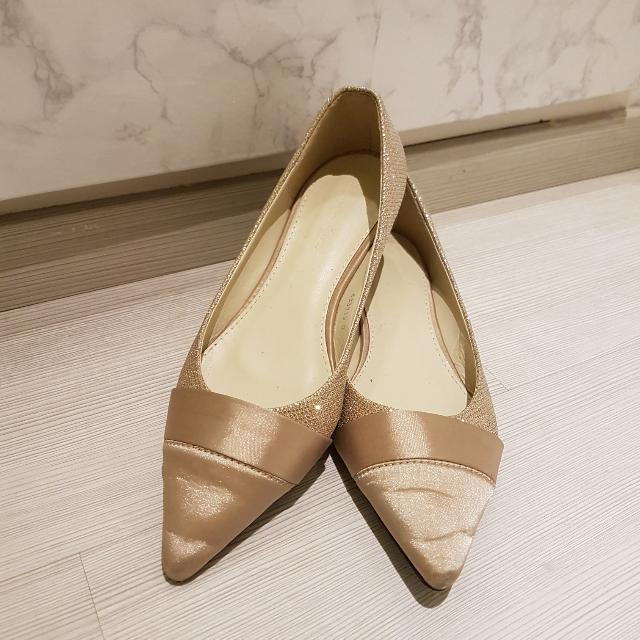 yellow gold flats