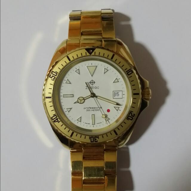 zodiac red dot diver