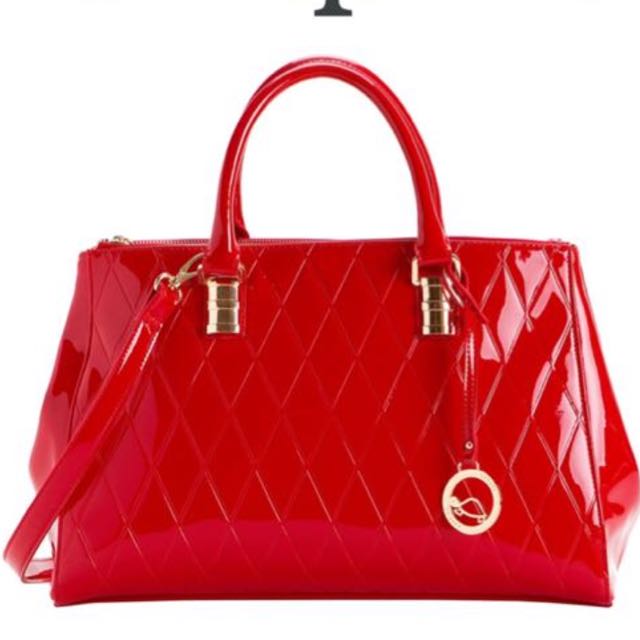 Carpisa Luxury Bag Women s Fashion Bags Wallets Cross body Bags on Carousell