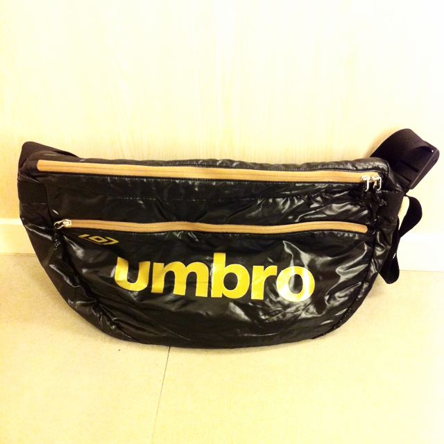 umbro travel bag