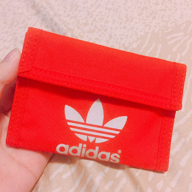 Adidas 愛迪達錢包皮夾 運動休閒 其他運動休閒在旋轉拍賣