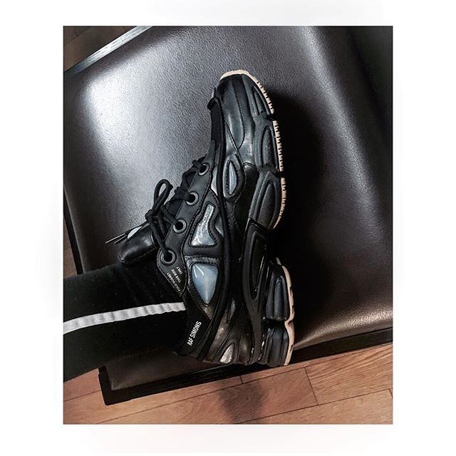 Raf simons deals ozweego bunny black