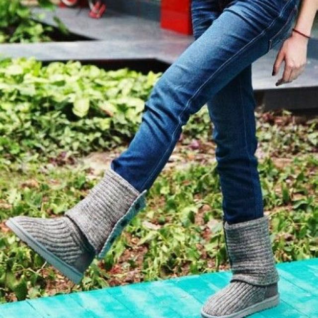grey knitted ugg boots