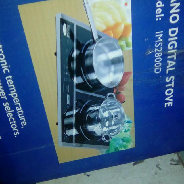 Dapur Elektrik Peralatan Di Carou Tunjuk Banyak Lagi Peralatan Dapur Photo