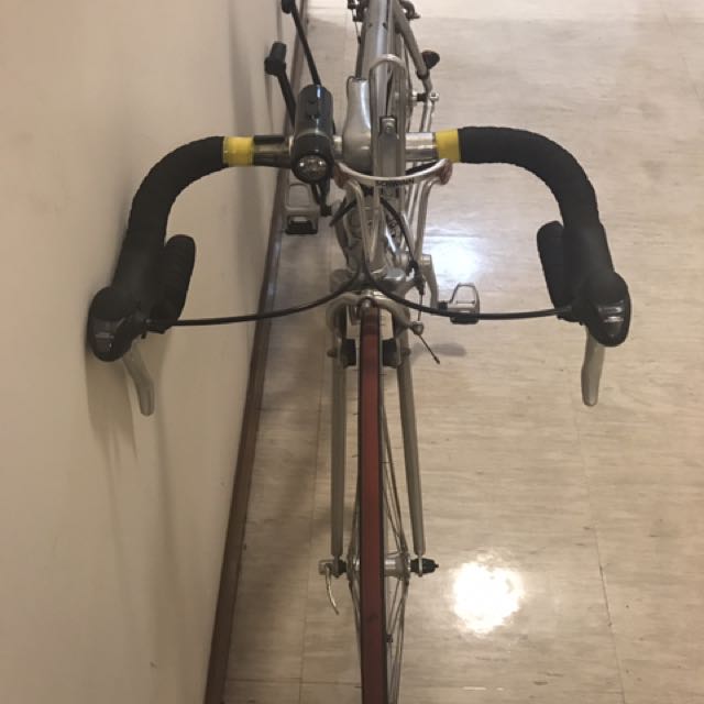 Giant r1000 road bike 2025