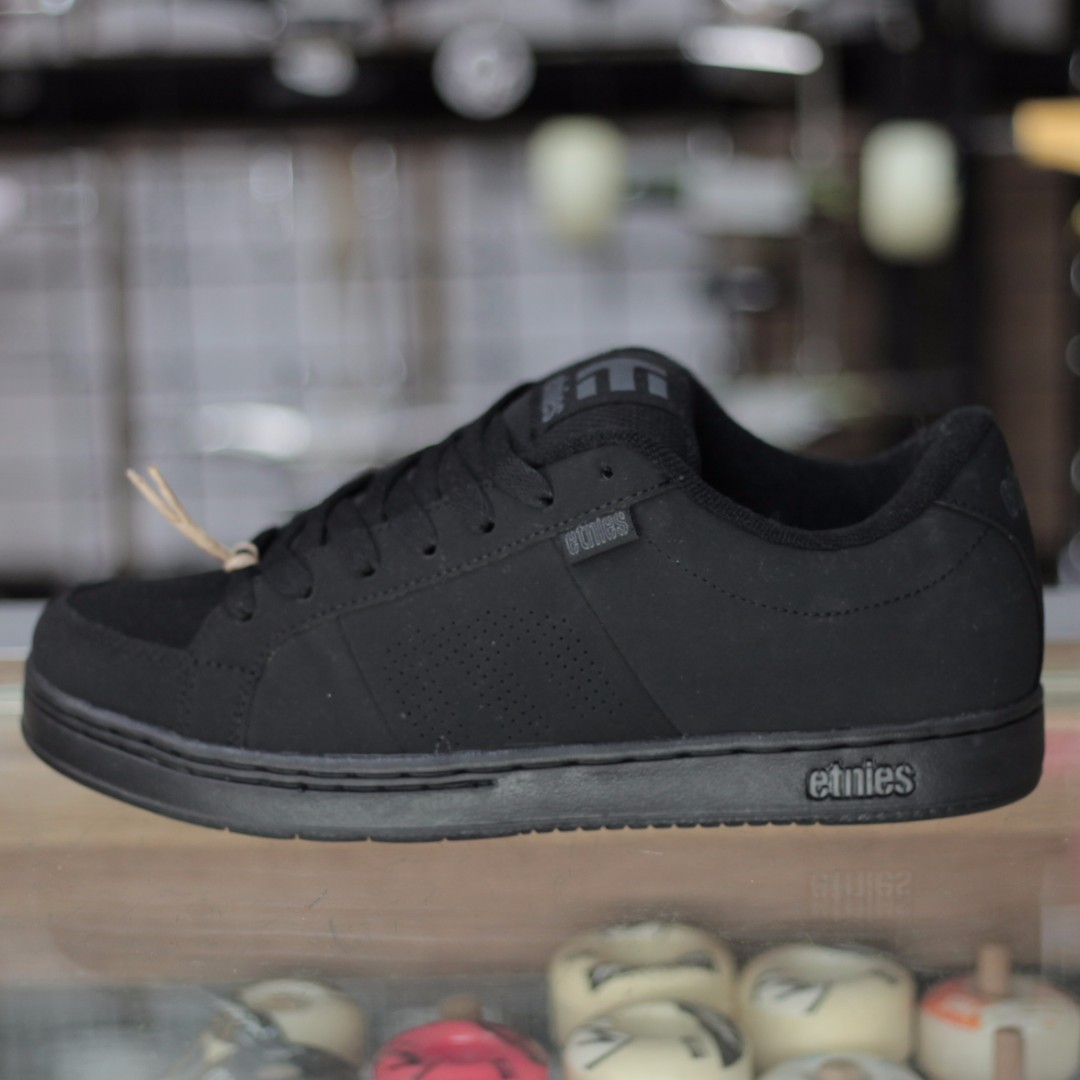 etnies kingpin grey