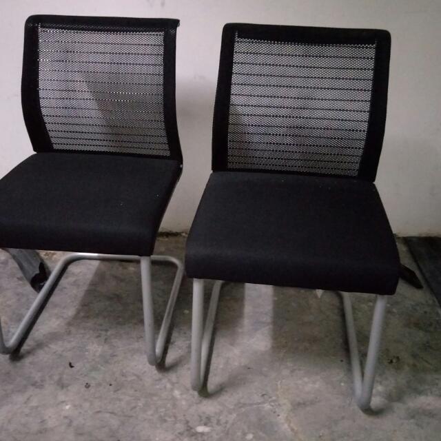 Meja bulat kaki besi dan kerusi ofis, Furniture & Home Living, Outdoor
