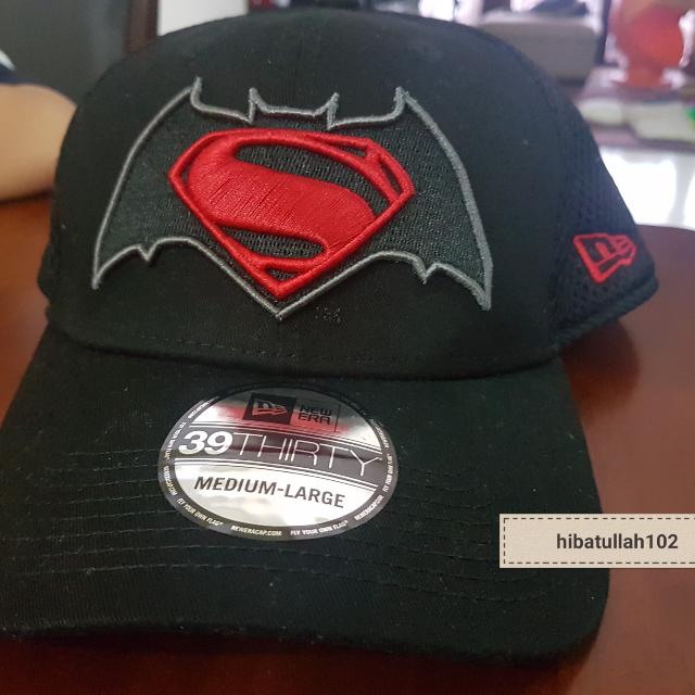 Superman Classic Emblem New Era 39Thirty Fitted Hat-Medium/Large