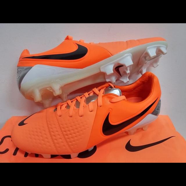 nike maestri boots