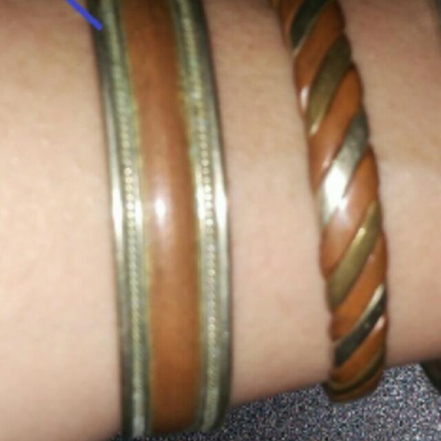 Bangle (Category: Other Accessories) located in Singapore. Submitted by esa861861 (Listing ID 100734077, Image 1). Description: Bendable. $3.5 each Tag: Tiffany coach longchamp.