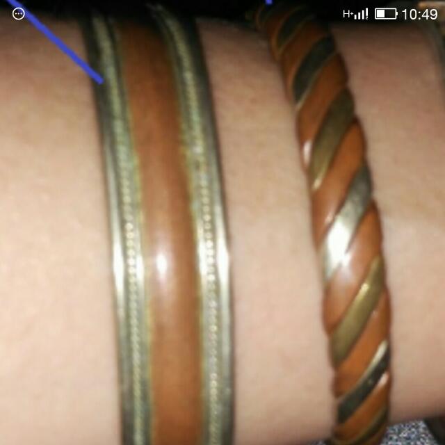 Bangle (Category: Other Accessories) located in Singapore. Submitted by esa861861 (Listing ID 100734077, Image 2). Description: Bendable. $3.5 each Tag: Tiffany coach longchamp.