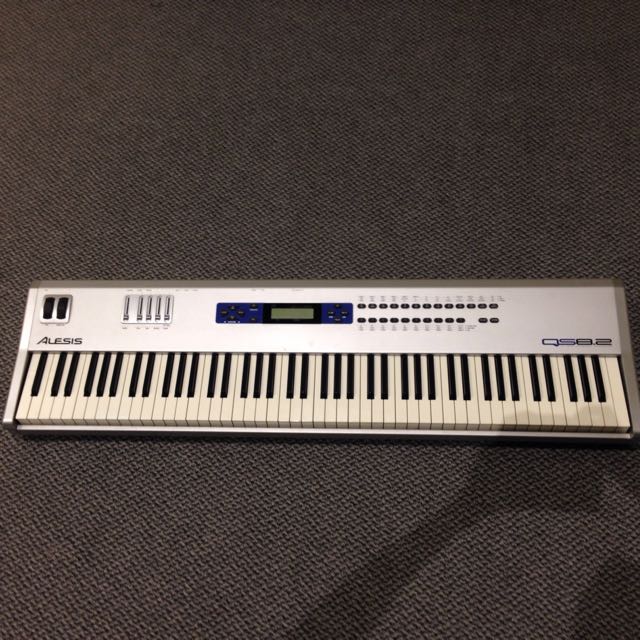 Alesis QS8.2 (Soundbank Not Working), Hobbies & Toys, Music & Media