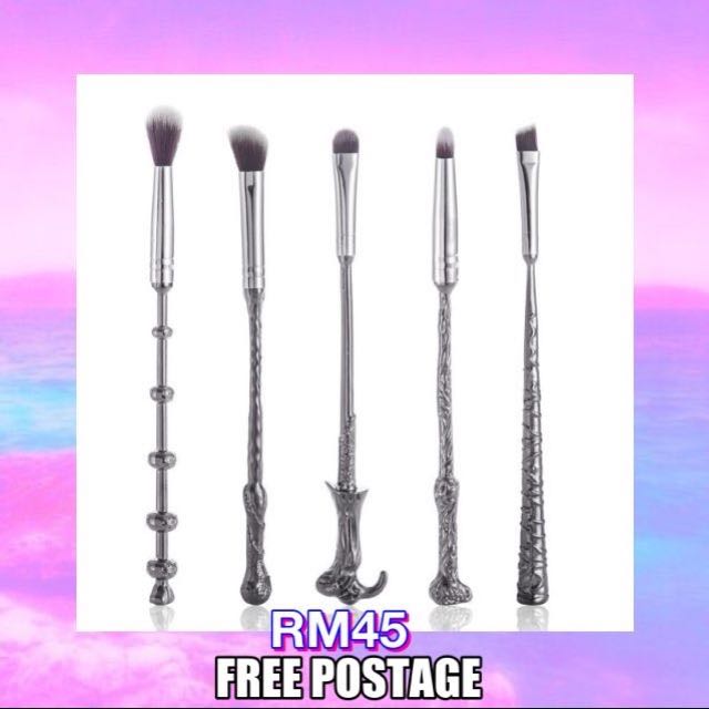 HARRY POTTER BRUSH SET, Beauty & Personal Care, Face, Makeup on Carousell