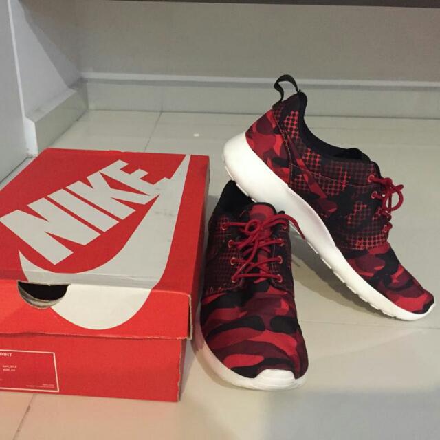Red roshe new arrivals mens