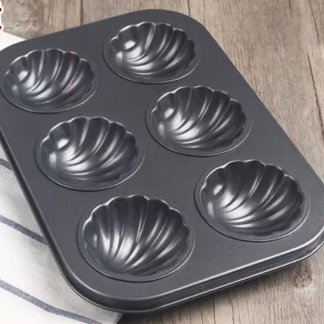 Shell Shape Baking Pan (Category: Other Kitchen Appliances) located in Singapore. Submitted by nuanua (Listing ID 101358502, Image 1). Description: .