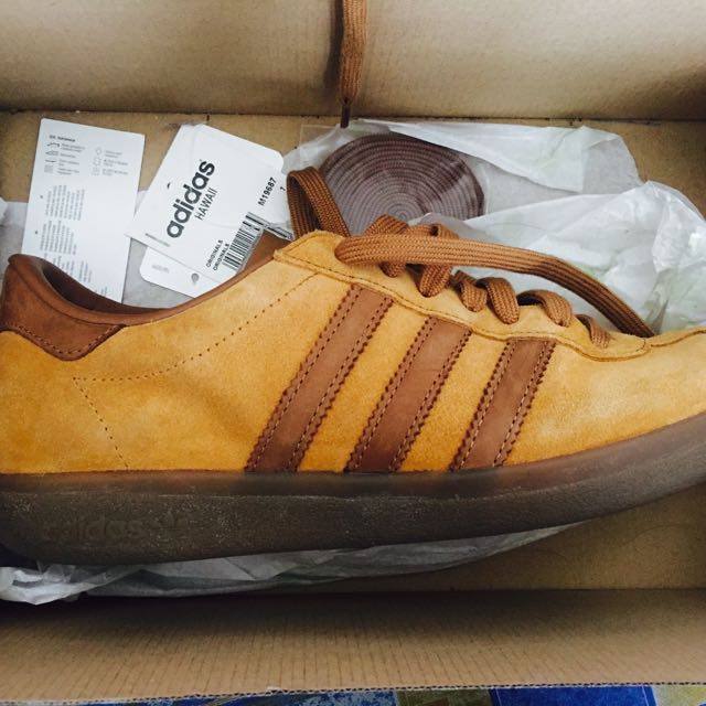 ADIDAS HAWAII, Men's Fashion, Footwear, Sneakers on Carousell