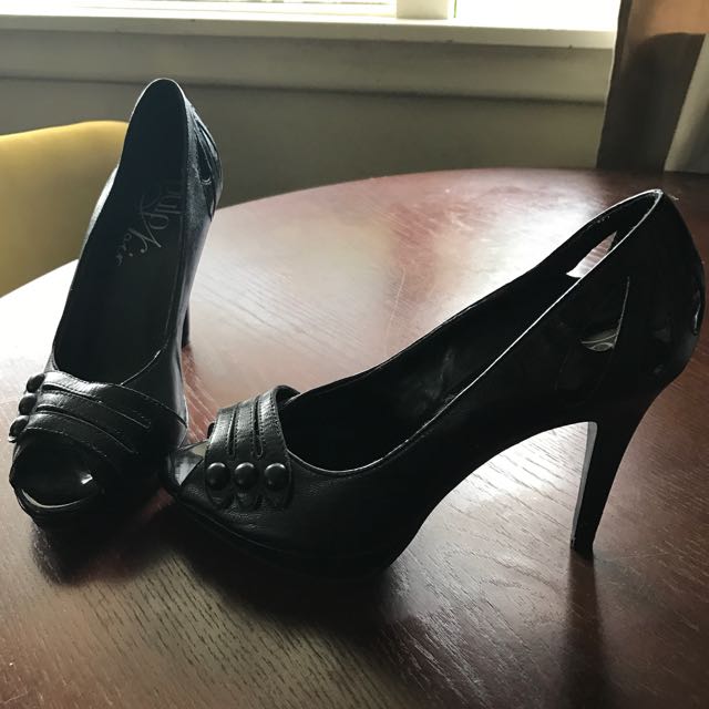 Black Pulp Noir Peep Toe Heels From Hannah s Women s Fashion Shoes on Carousell