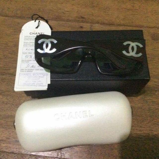 Authentic Chanel Sunglass (shades) (Category: Luxury Accessories) located in Quezon City. Submitted by go_sell_and_buy (Listing ID 101693696, Image 2). Description: .