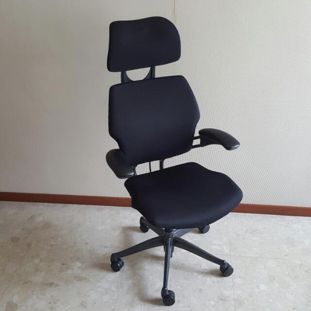 Humanscale Freedom Chair With Headrest Furniture Tables Chairs On Carousell
