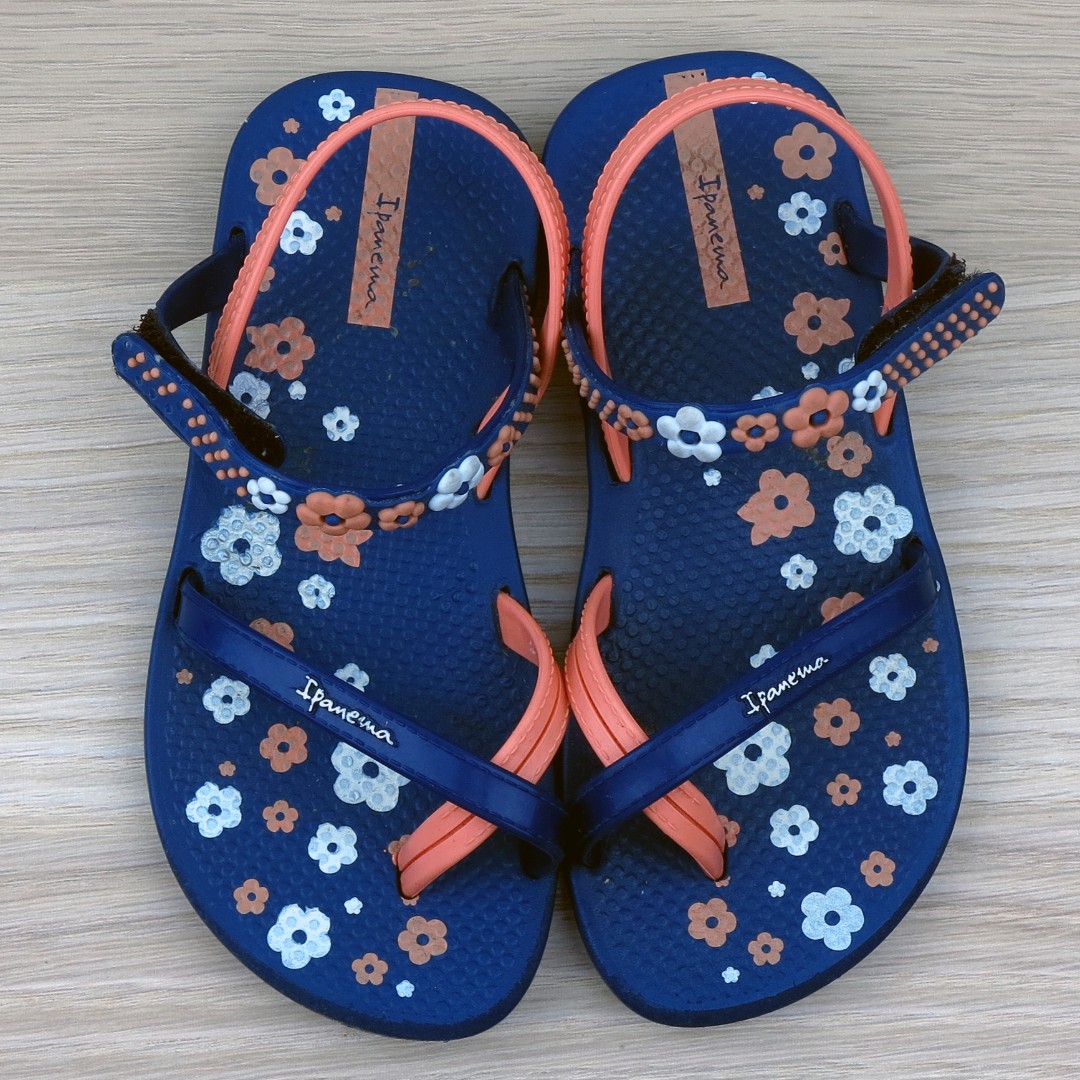 ipanema girls flip flops