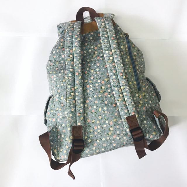 LogOn Backpack （分類：背囊）位於 Hong Kong。 由 shoppi 提交（商品編號 101651260，圖片 2）。簡介： 。