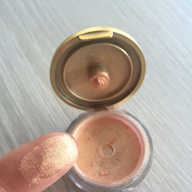 Napoleon Loose Eye Dust In Honey Child Health Beauty Makeup On Carousell