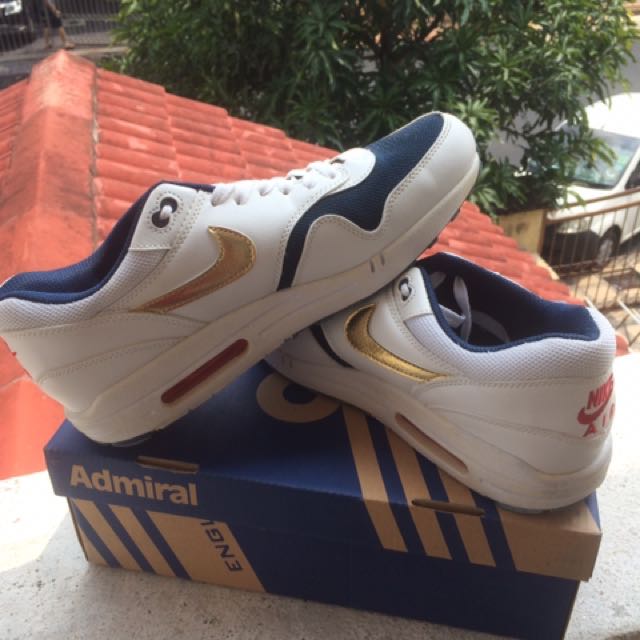 nike air max gold chain