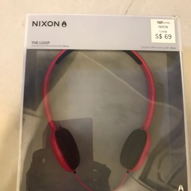 Nixon pink Headset (Category: Other Mobile & Gadget Accessories) located in Singapore. Submitted by angelicangel6 (Listing ID 101627567, Image 1). Description: .