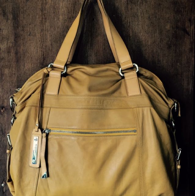 La pagayo bag price store