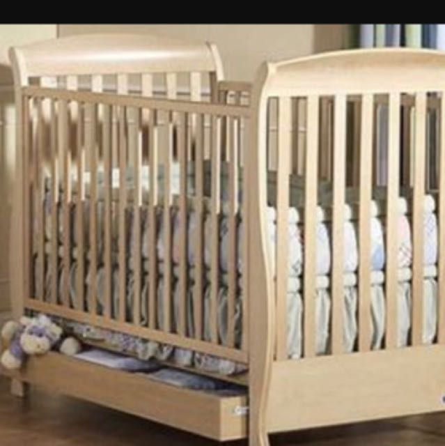 Pali Lily Crib With Mattress Side Rails And Storage Drawer