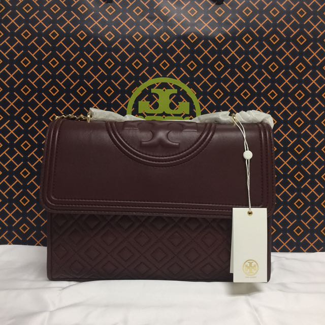 BN Authentic Tory Burch Fleming Convertible Shoulder Bag Medium Port Royal,  Luxury, Bags & Wallets on Carousell