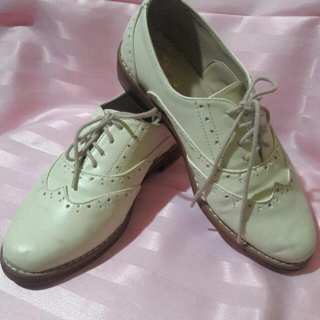 cream oxford shoes