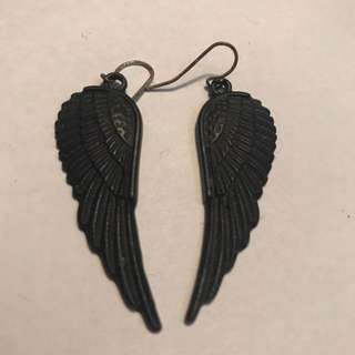 wings earing