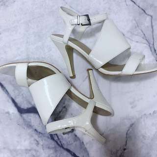WHITE PATENT SHOES