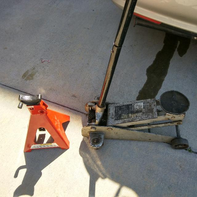 2 Ton Hydraulic Floor Jack And 6 Ton Jack Stsnd Cars On Carousell