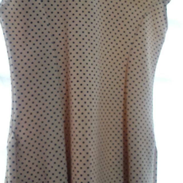 Blouse (Category: Tops) located in Singapore. Submitted by noryncute (Listing ID 89465816, Image 3). Description: .
