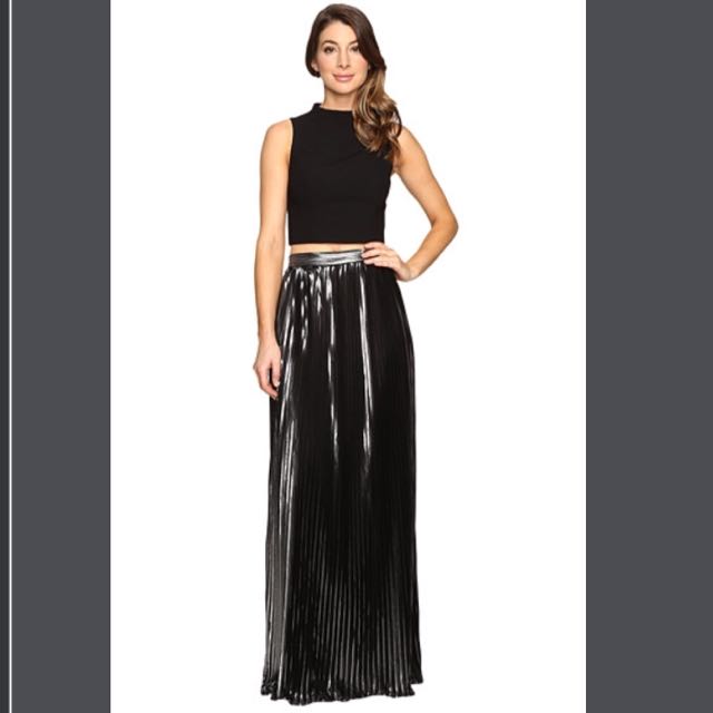 Pleated metallic crepe online skirt