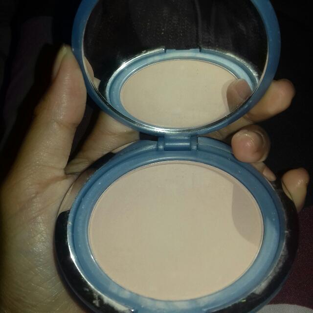 Wardah Lightening Two Way Cake Light Feel No 03 Sheer Pink Kesehatan Kecantikan Rias Wajah Di Carousell