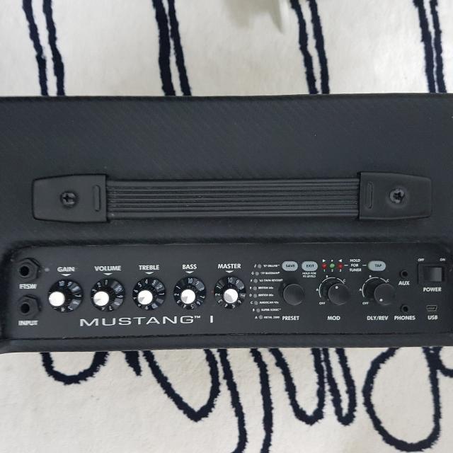 fender mustang 1 amp 70 watt