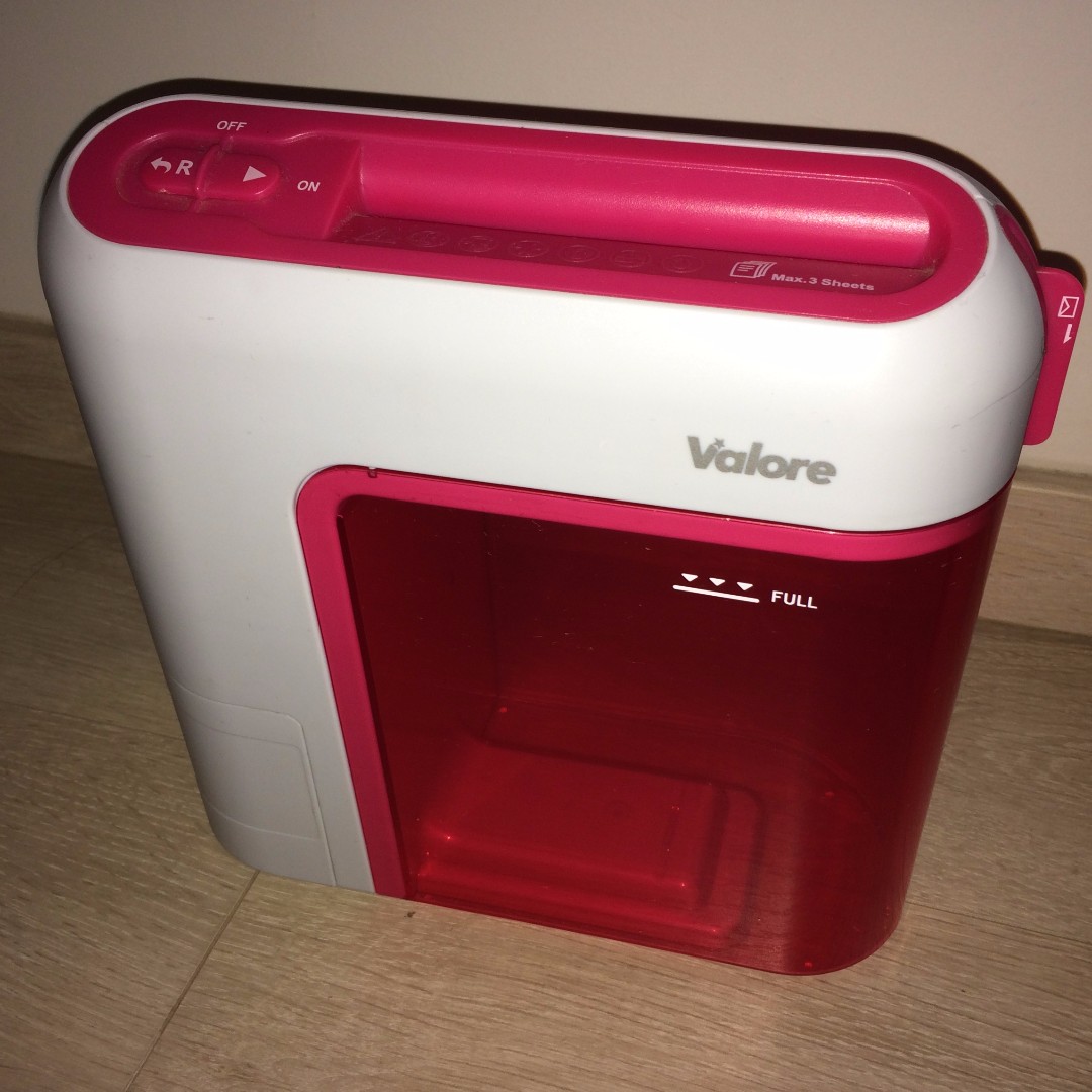 Paper shredder, Hobbies & Toys, Stationery & Craft, Stationery & School