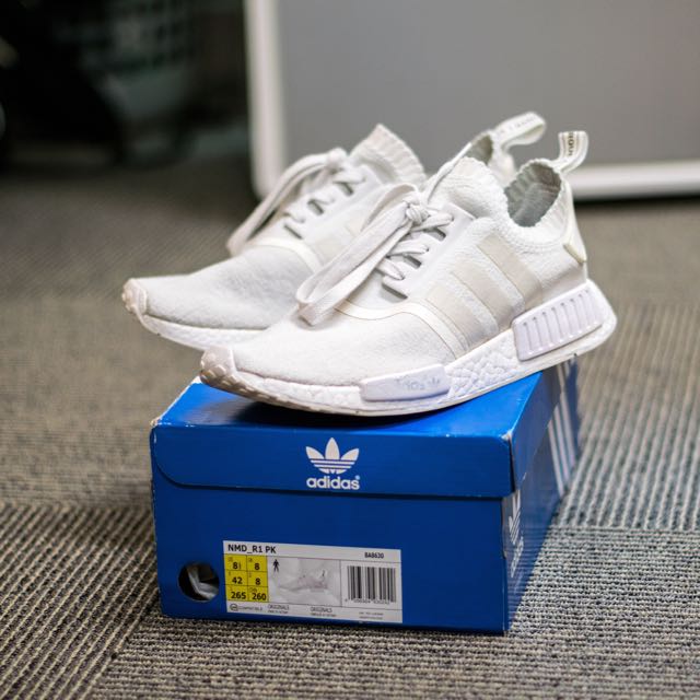 Triple white nmd on sale feet