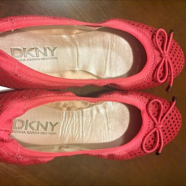 DKNY red flat shoes Women s Fashion Footwear Flats on Carousell