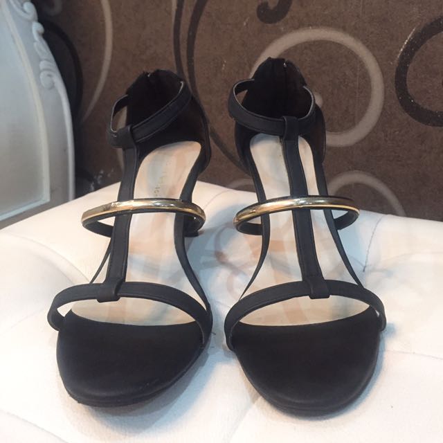 Heels Hitam 7 Cm Fesyen Wanita Sepatu Di Carousell