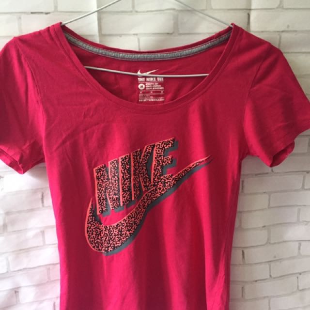 nike fuchsia shirt
